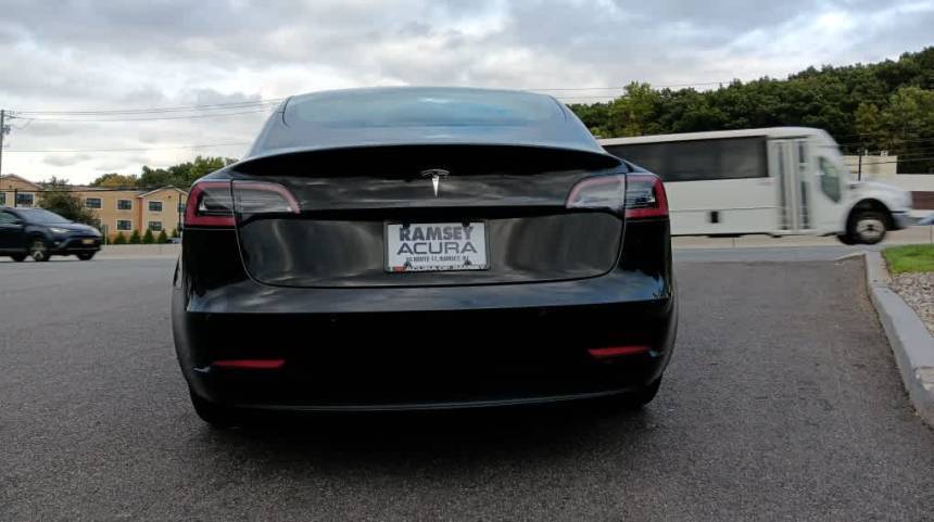 2018 Tesla Model 3 5YJ3E1EAXJF044631