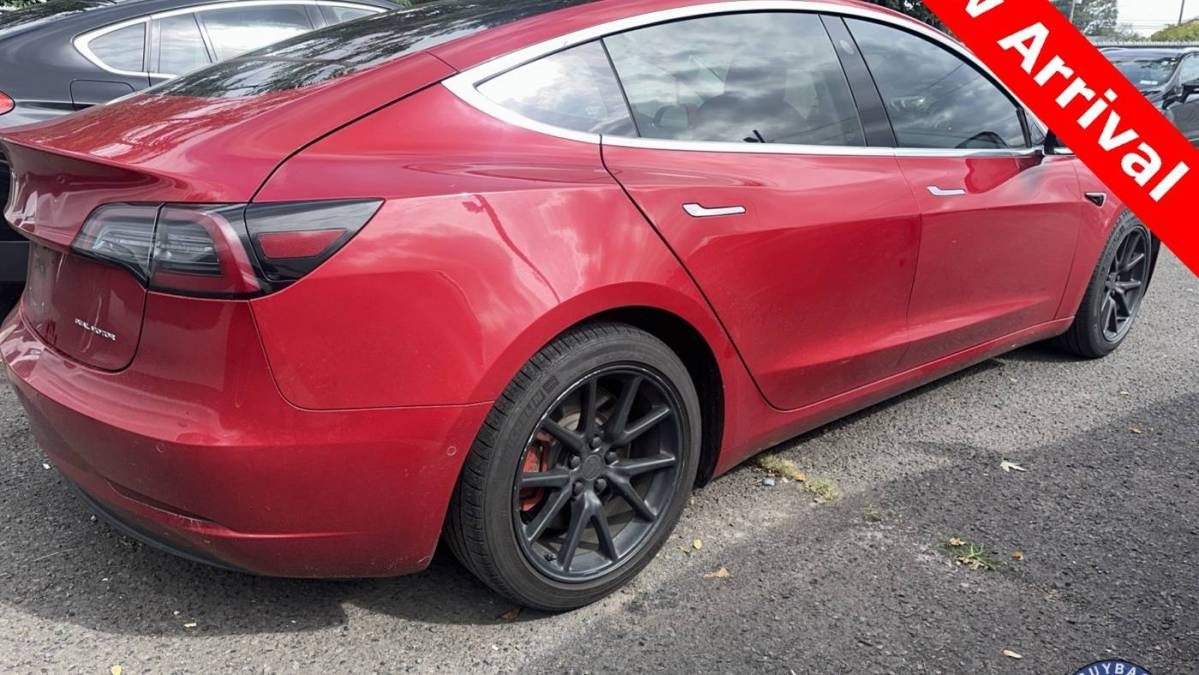 2018 Tesla Model 3 5YJ3E1EBXJF064161