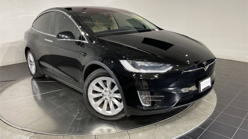 2017 Tesla Model X 5YJXCDE21HF051270