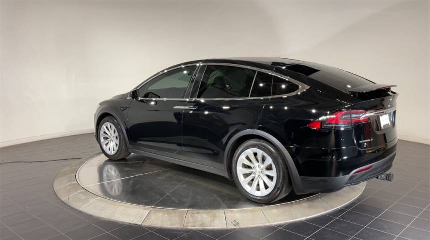 2017 Tesla Model X 5YJXCDE21HF051270