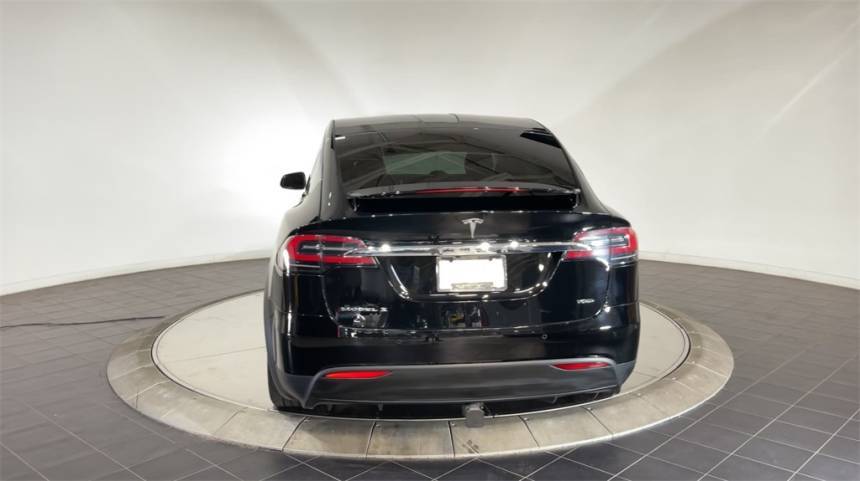 2017 Tesla Model X 5YJXCDE21HF051270