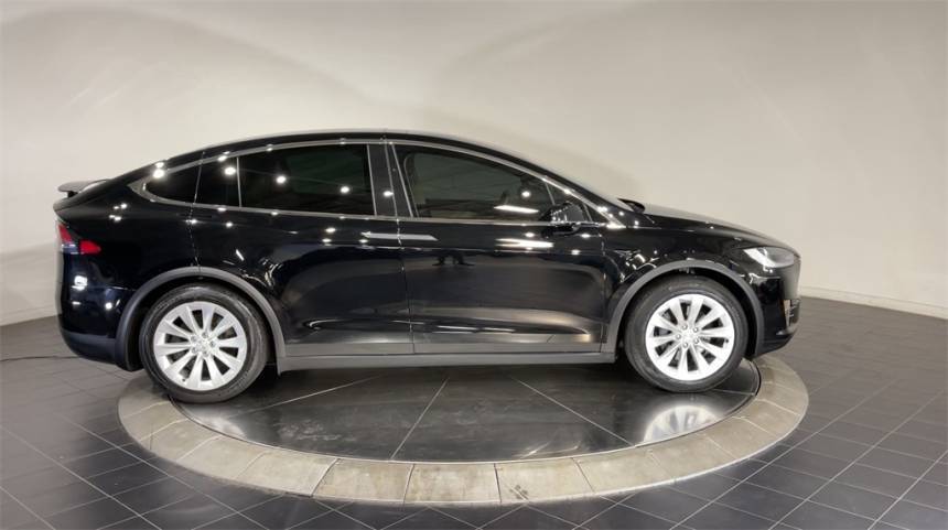 2017 Tesla Model X 5YJXCDE21HF051270