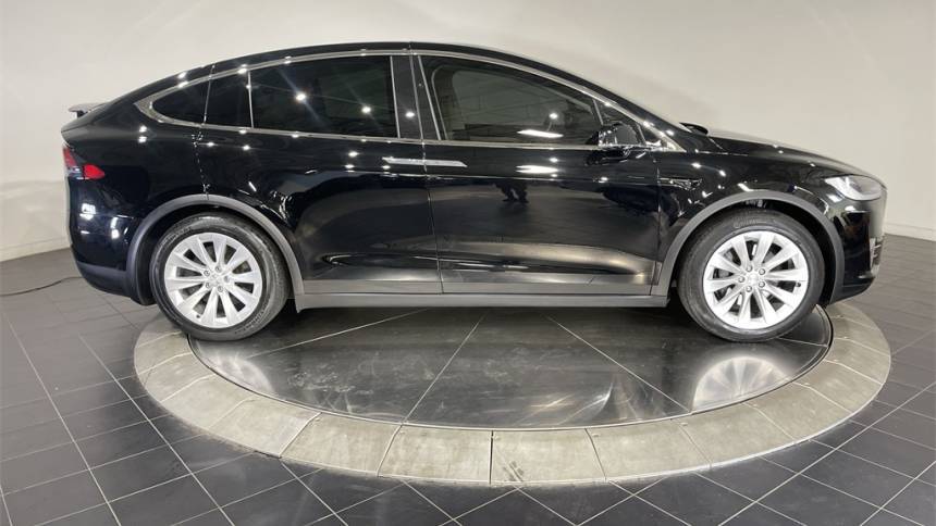 2017 Tesla Model X 5YJXCDE21HF051270