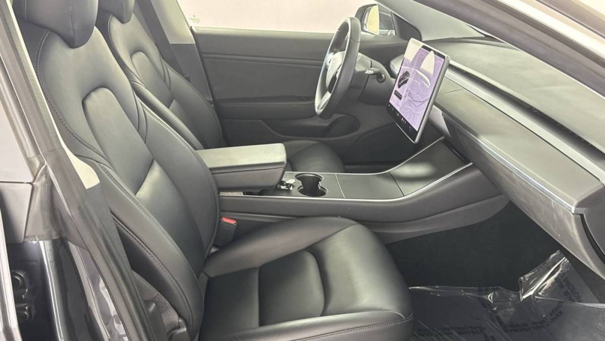 2019 Tesla Model 3 5YJ3E1EA2KF300861