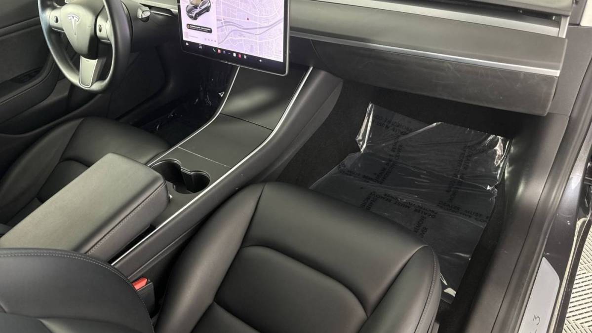 2019 Tesla Model 3 5YJ3E1EA2KF300861