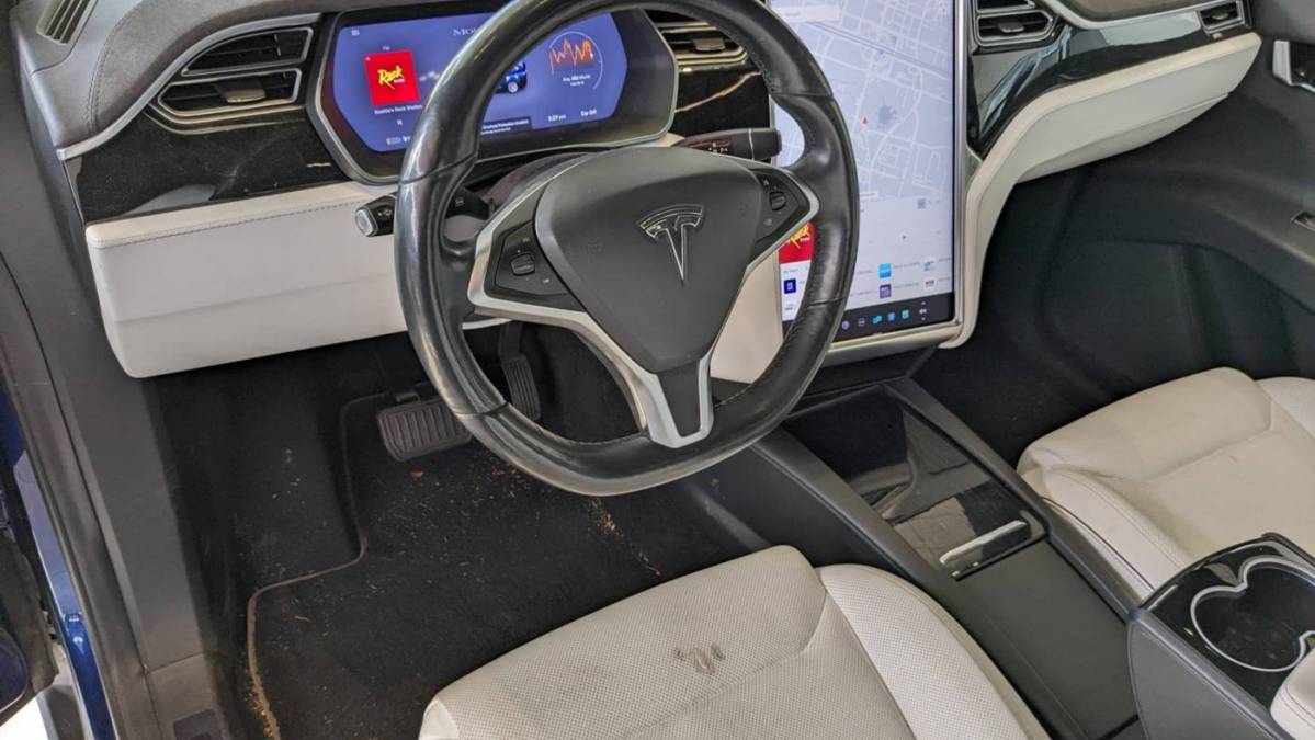 2016 Tesla Model X 5YJXCBE25GF004620