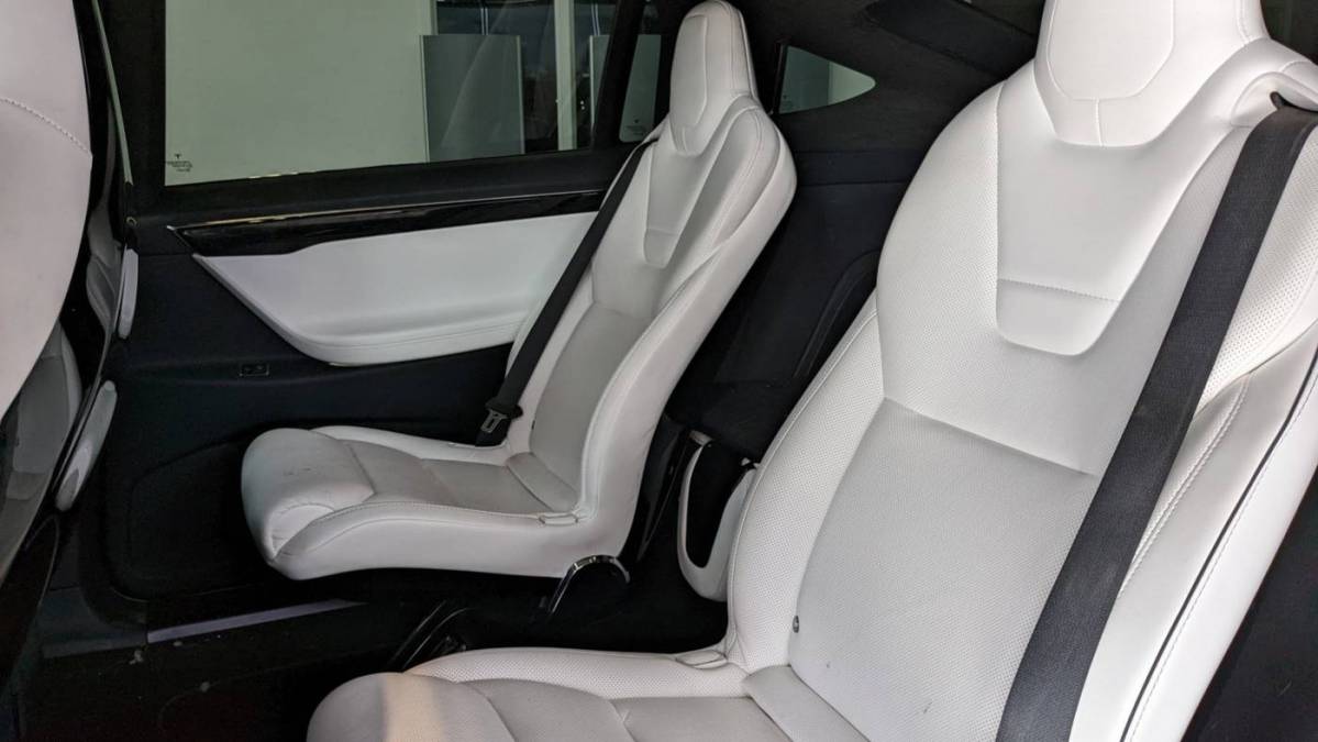 2016 Tesla Model X 5YJXCBE25GF004620