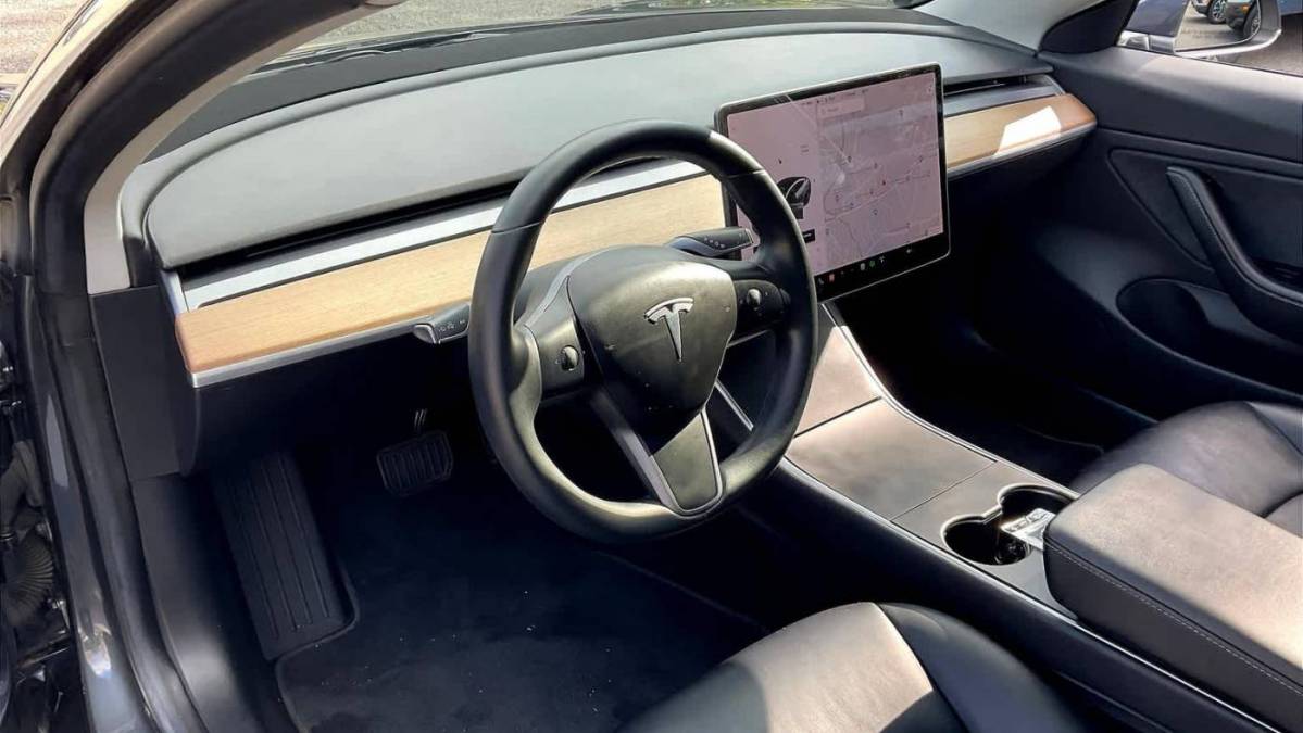 2018 Tesla Model 3 5YJ3E1EB4JF066116