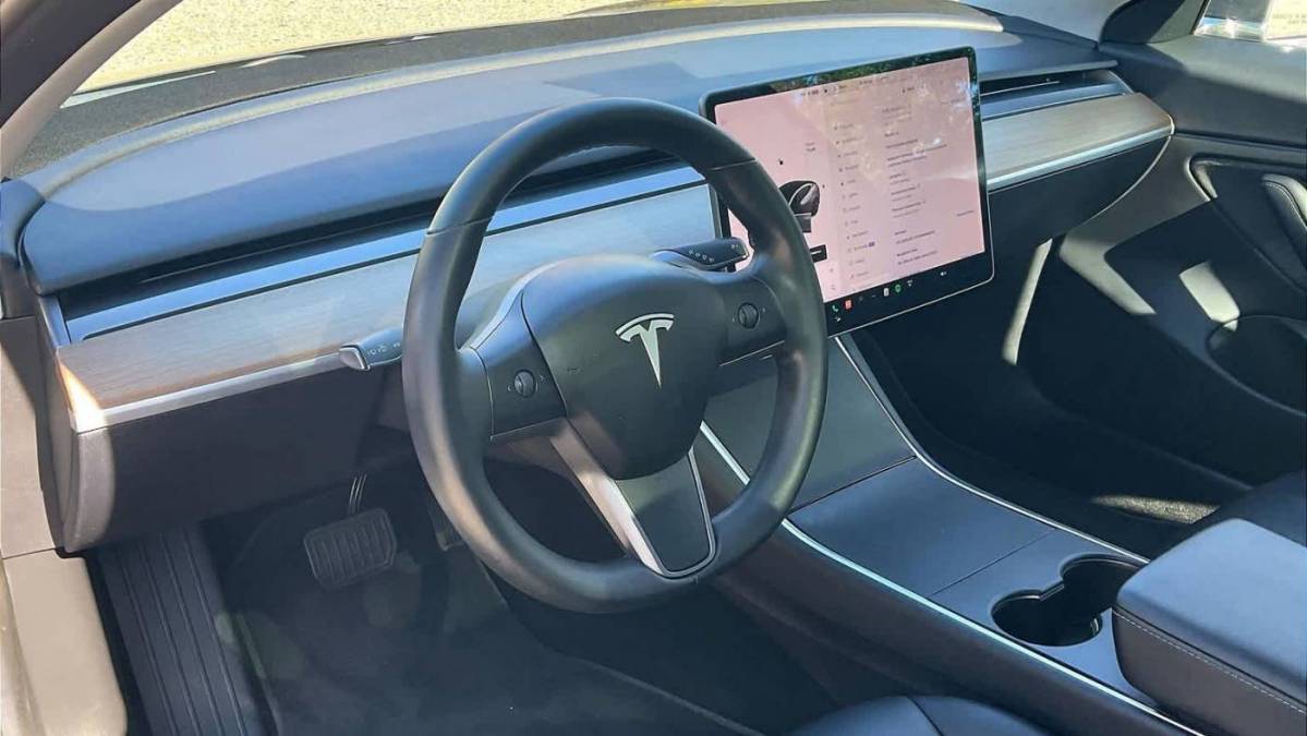 2018 Tesla Model 3 5YJ3E1EB4JF066116