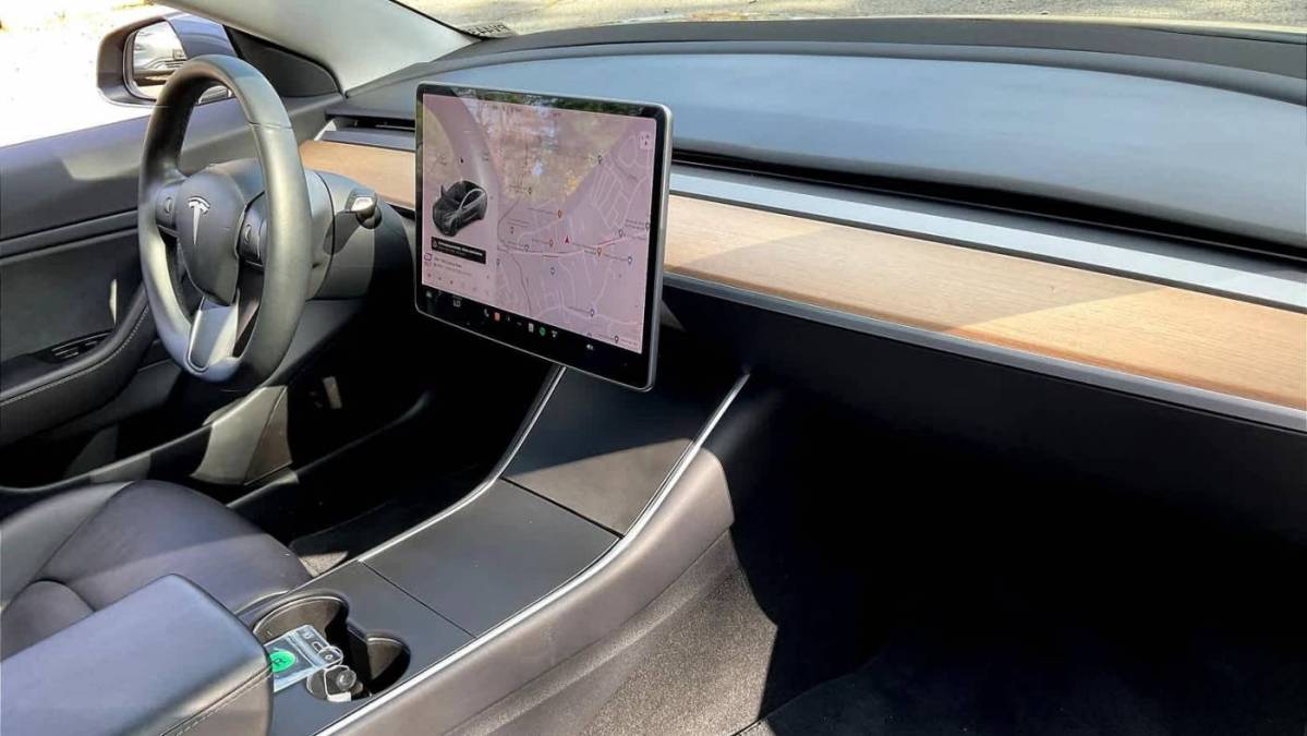 2018 Tesla Model 3 5YJ3E1EB4JF066116