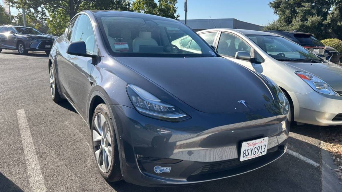 2021 Tesla Model Y 5YJYGDEE7MF060990