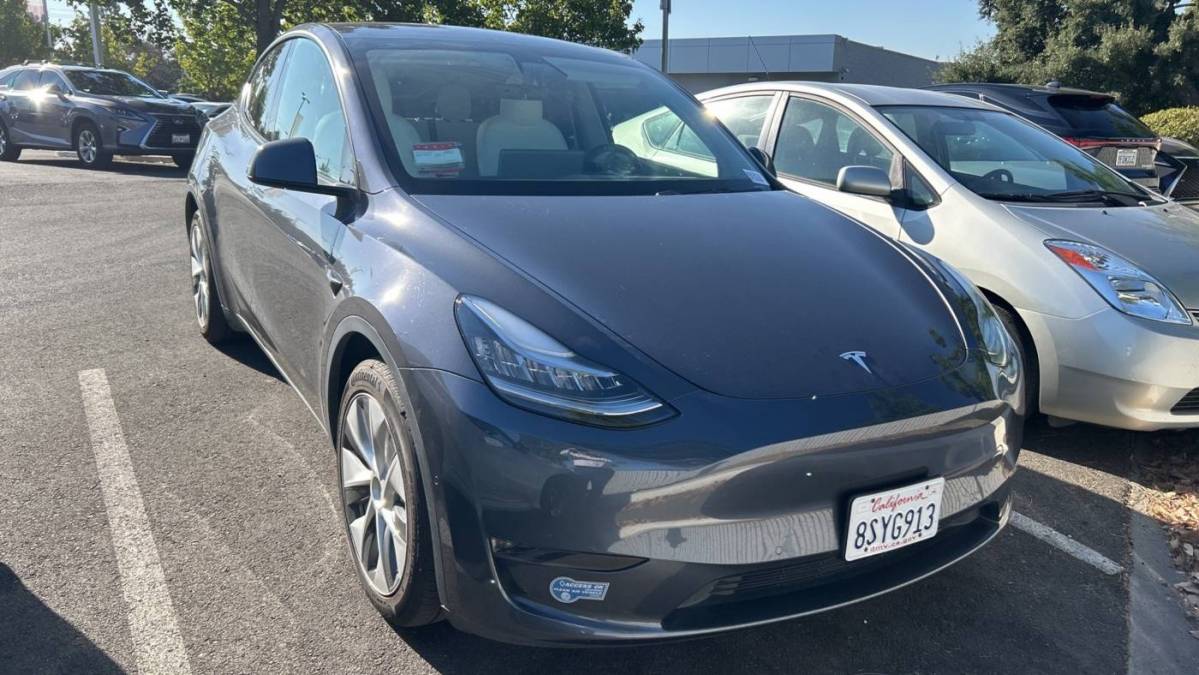 2021 Tesla Model Y 5YJYGDEE7MF060990