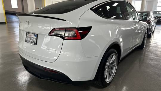 2021 Tesla Model Y 5YJYGDEE7MF068684