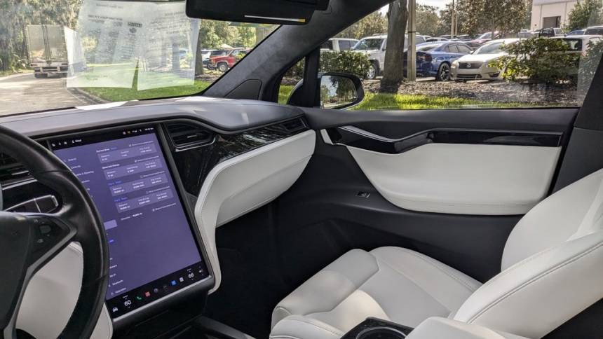 2019 Tesla Model X 5YJXCAE43KF183065