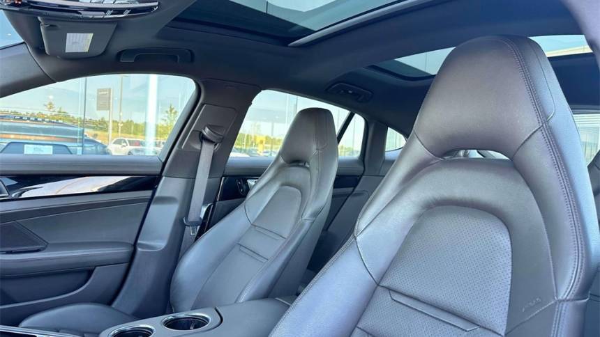 2018 Porsche Panamera WP0AE2A77JL127907