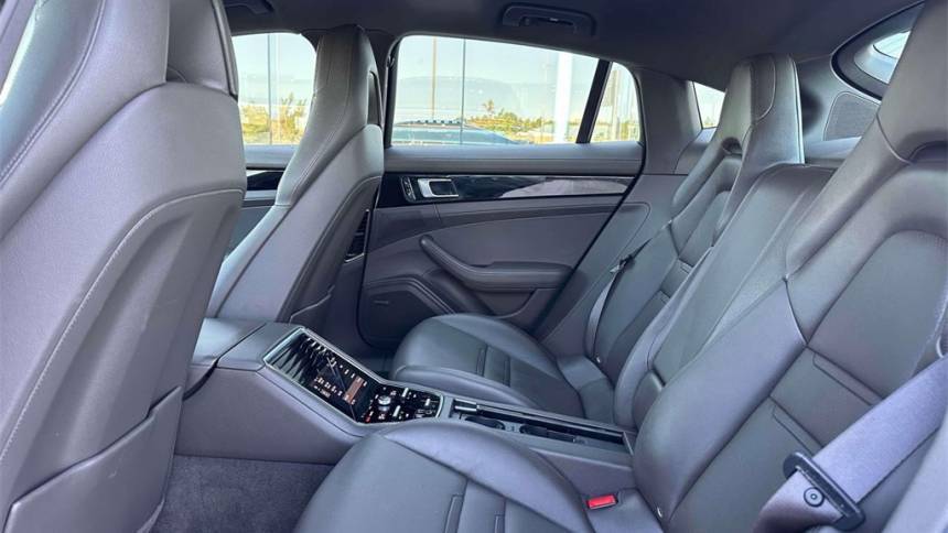 2018 Porsche Panamera WP0AE2A77JL127907