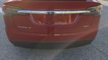 2018 Tesla Model X 5YJXCAE26JF129482