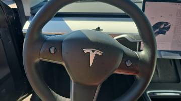 2021 Tesla Model Y 5YJYGDEE6MF275681