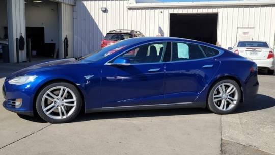 2015 Tesla Model S 5YJSA1H26FF090069