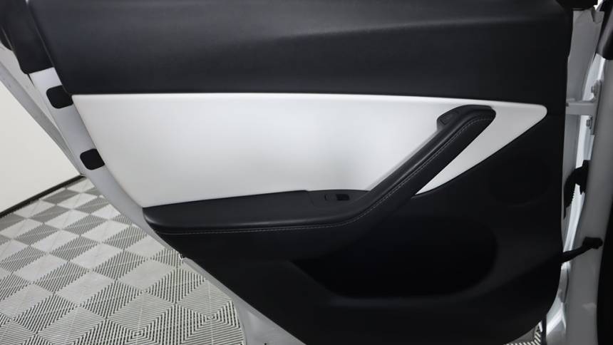 2021 Tesla Model Y 5YJYGDEE9MF300914