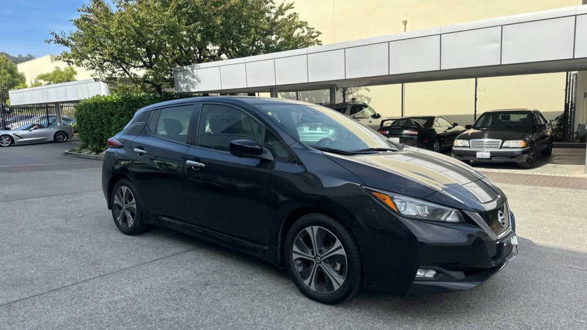 2022 Nissan LEAF 1N4AZ1CV4NC562454