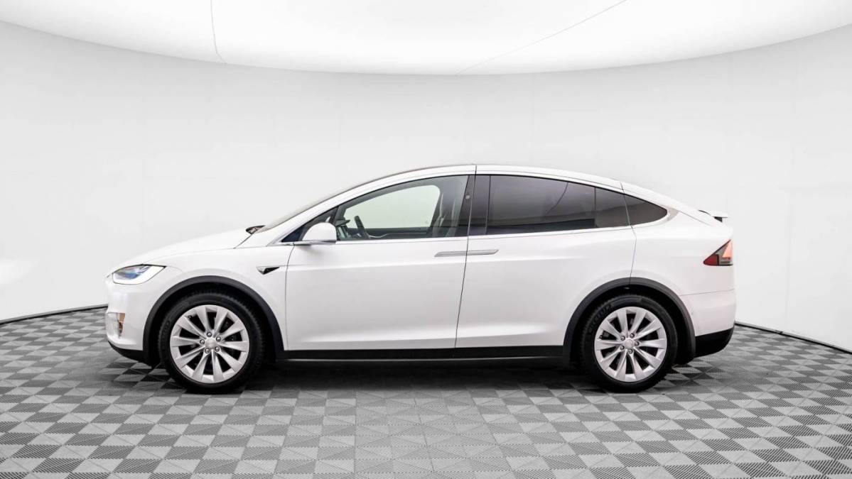 2017 Tesla Model X 5YJXCDE28HF067076