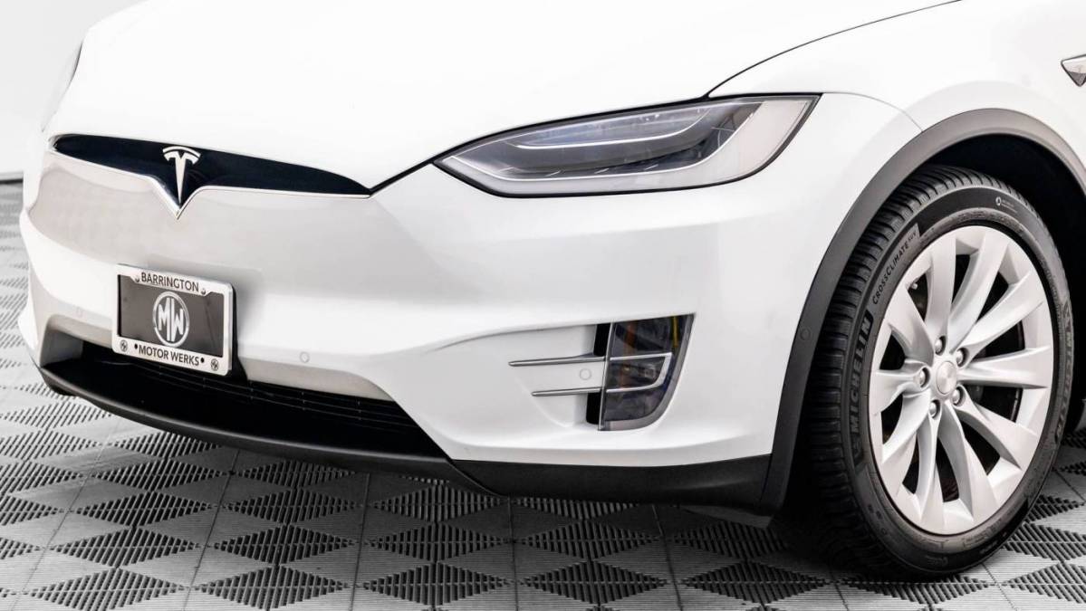 2017 Tesla Model X 5YJXCDE28HF067076