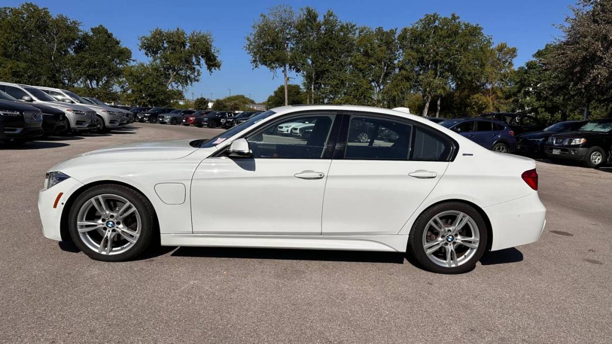 2016 BMW 3 Series WBA8E1C5XGK479590