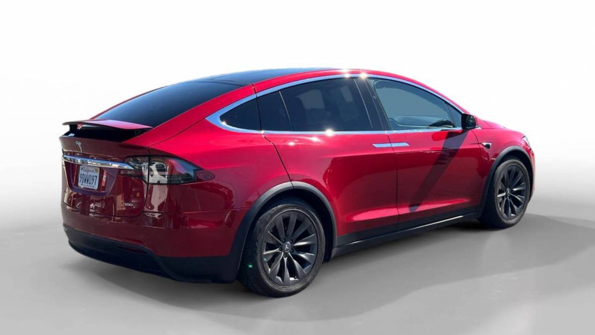 2018 Tesla Model X 5YJXCBE27JF088222