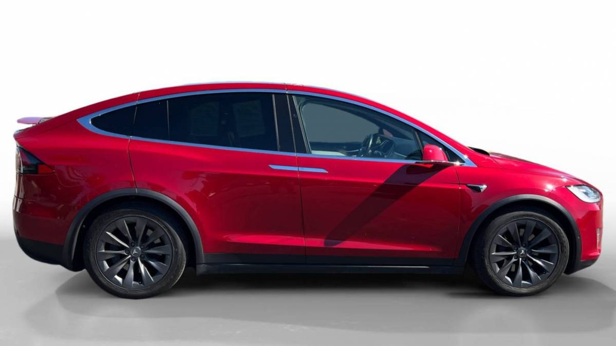 2018 Tesla Model X 5YJXCBE27JF088222