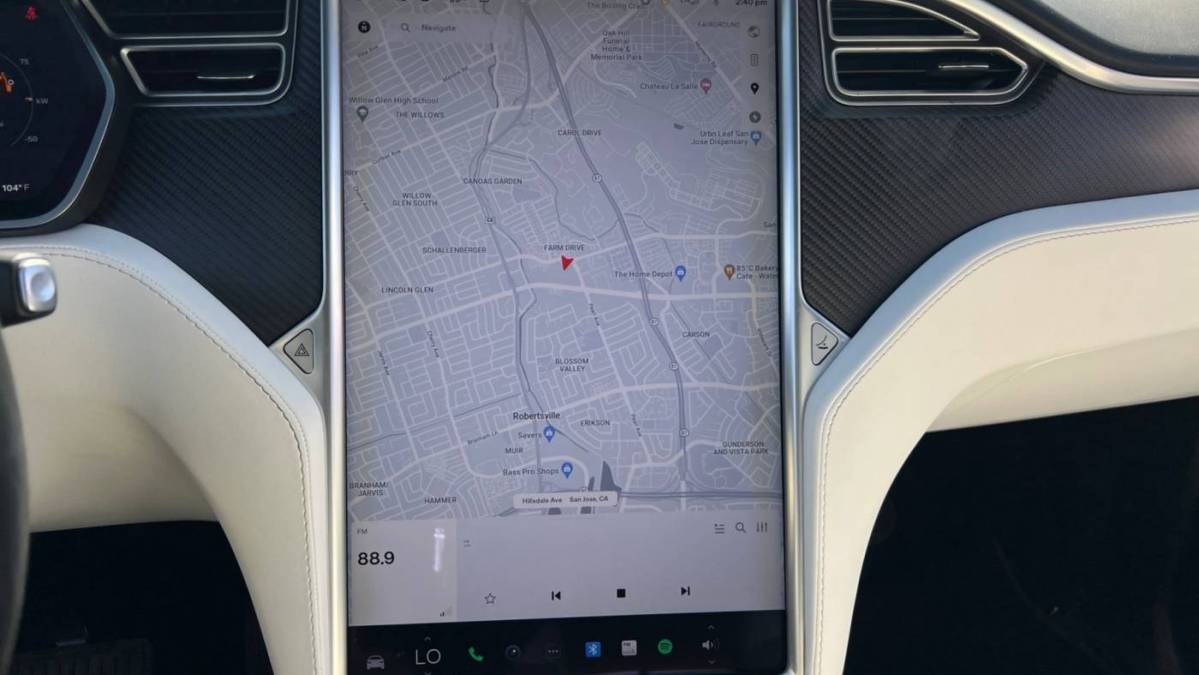 2018 Tesla Model X 5YJXCBE27JF088222