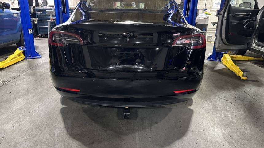 2018 Tesla Model 3 5YJ3E1EAXJF013847