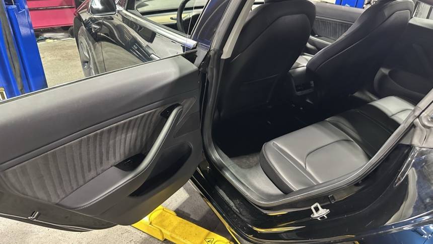 2018 Tesla Model 3 5YJ3E1EAXJF013847