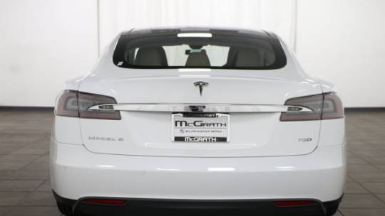 2016 Tesla Model S 5YJSA1E2XGF129820