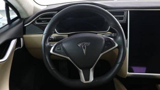 2016 Tesla Model S 5YJSA1E2XGF129820