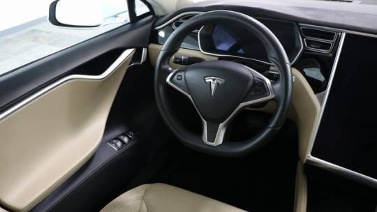 2016 Tesla Model S 5YJSA1E2XGF129820