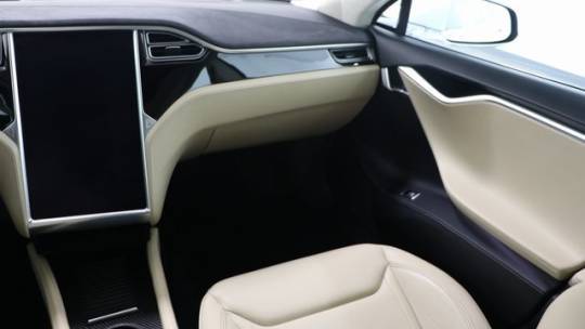 2016 Tesla Model S 5YJSA1E2XGF129820