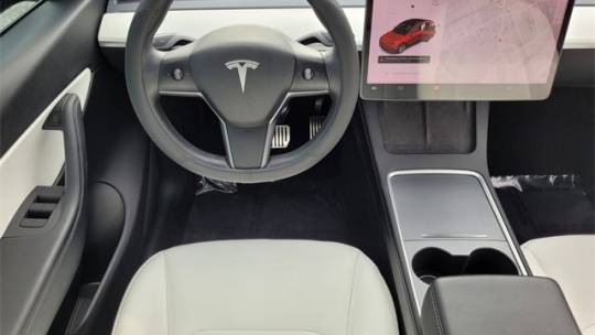 2021 Tesla Model Y 5YJYGDEE7MF197976