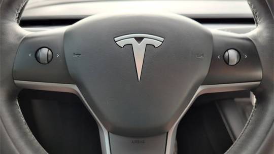 2021 Tesla Model Y 5YJYGDEE7MF197976