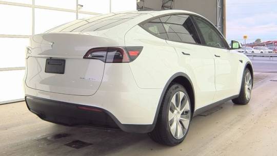 2021 Tesla Model Y 5YJYGDEE0MF214309