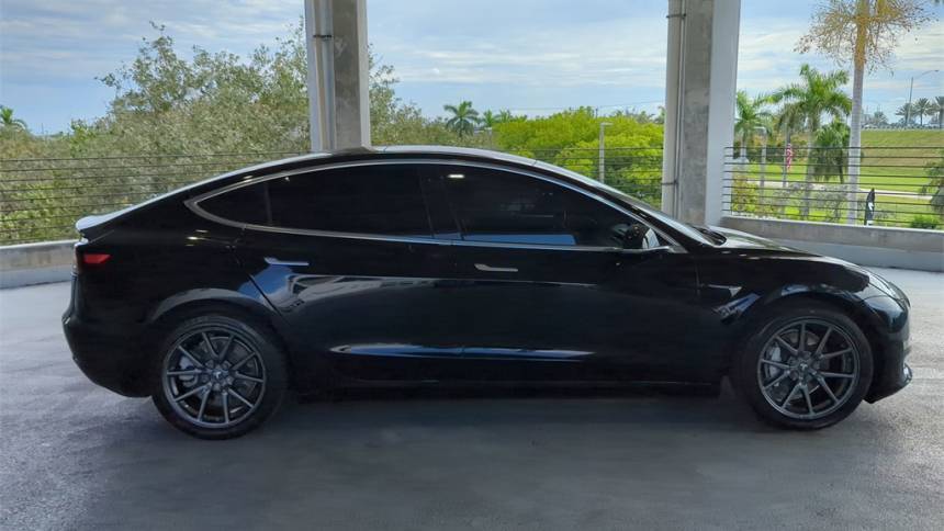 2018 Tesla Model 3 5YJ3E1EB6JF182076