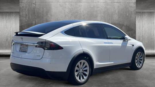 2018 Tesla Model X 5YJXCDE28JF103564