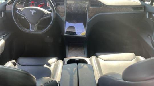 2018 Tesla Model X 5YJXCDE28JF103564