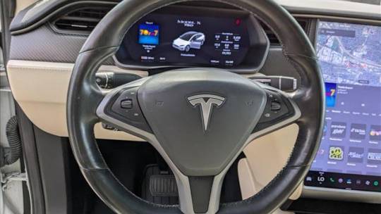 2018 Tesla Model X 5YJXCDE21JF113594