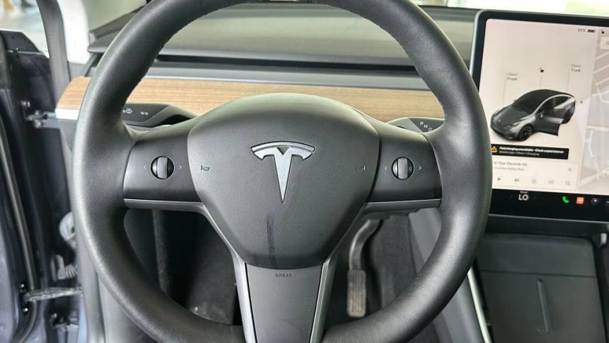 2021 Tesla Model Y 5YJYGDEE5MF121205