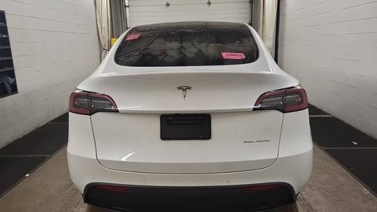 2021 Tesla Model Y 5YJYGDEE4MF205239