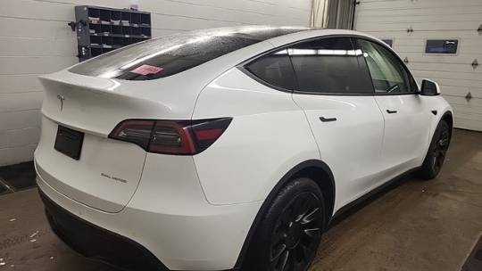 2021 Tesla Model Y 5YJYGDEE4MF205239