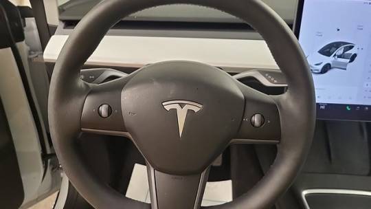 2021 Tesla Model Y 5YJYGDEE4MF205239