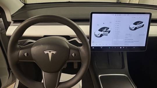 2021 Tesla Model Y 5YJYGDEE4MF205239