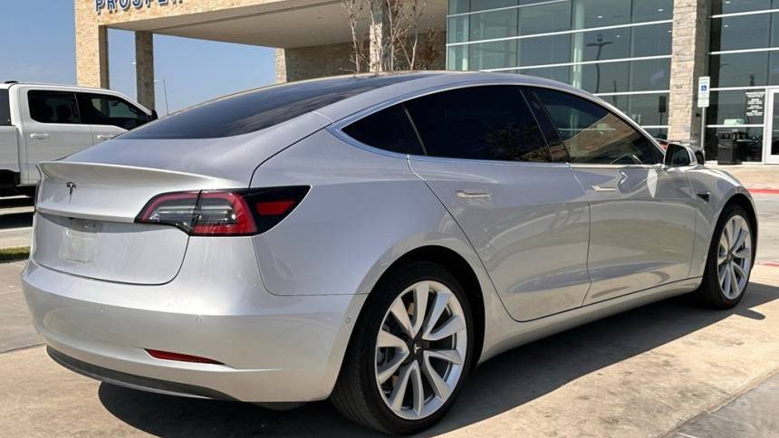 2018 Tesla Model 3 5YJ3E1EA1JF060832